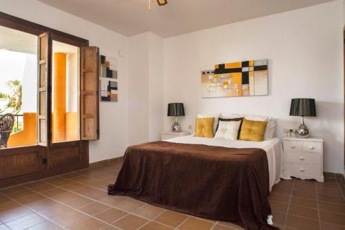 Sunny And Beach Apartment
