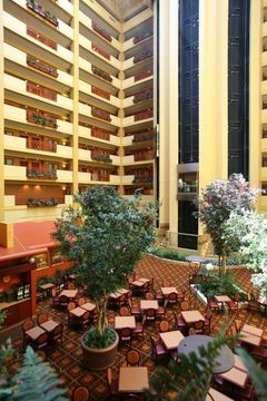 Hotel Embassy Suites Hampton Roads Va