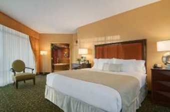 Hotel Embassy Suites Hampton Roads Va