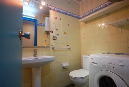 Lets Holidays Mediterranean Centric Apartment