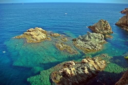 Lets Holidays Mediterranean Centric Apartment