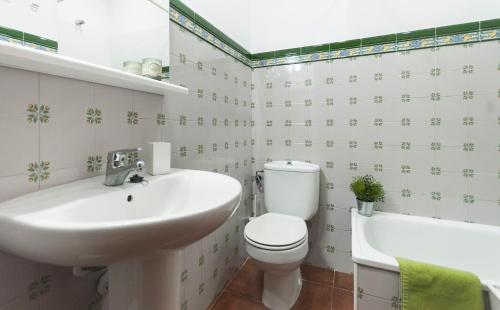 Lets Holidays Big And Centric Apartment