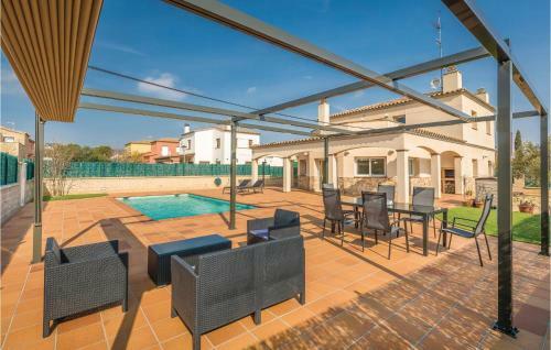 Four-bedroom Holiday Home In Vall-llobrega