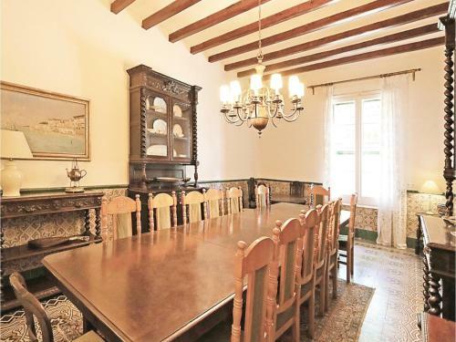 Thirteen-bedroom Holiday Home In Vilanova Del Valles