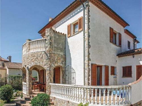 Two-bedroom Apartment In Vilacolum