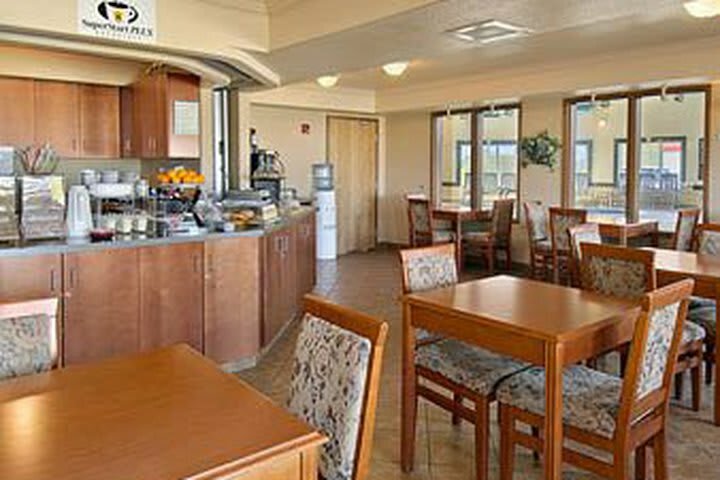 Hotel Super 8 High Level, Ab