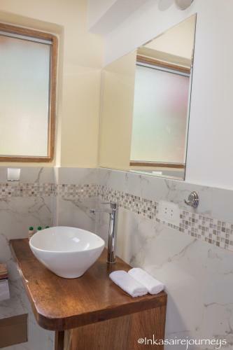 Inkasaire Lodge