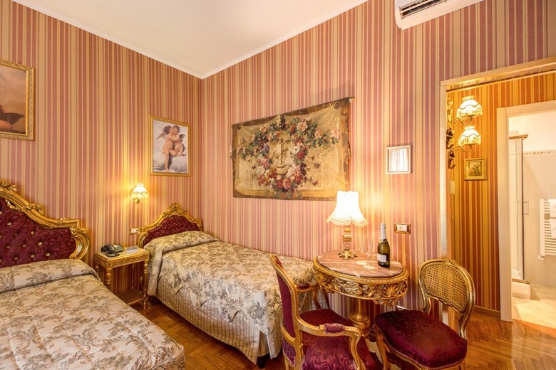 Hotel Romance