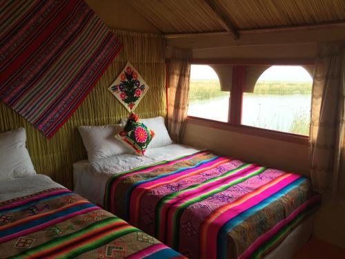 Uros Tikarani Lodge