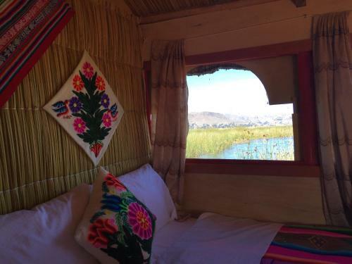 Uros Tikarani Lodge