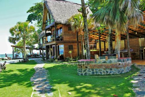 Hotel Casa Maravilla Eco Lodge & Beach