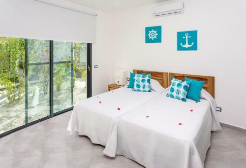 Louisa Aparthotel