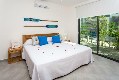 Louisa Aparthotel