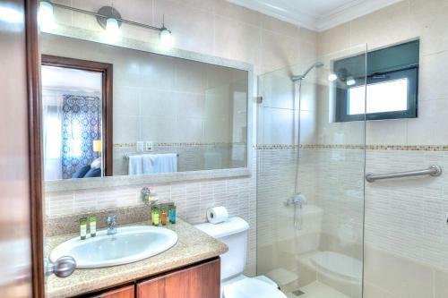 Apartamento Beachfront 2 Bdr Apt D302