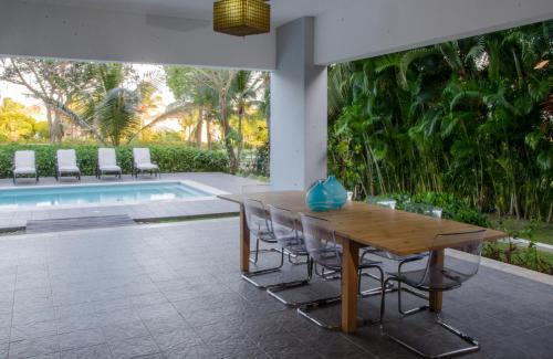 Fashion Villa Tortuga Bay A14