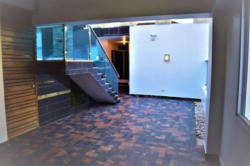 City Center Full Service Luxury Apartment ?????