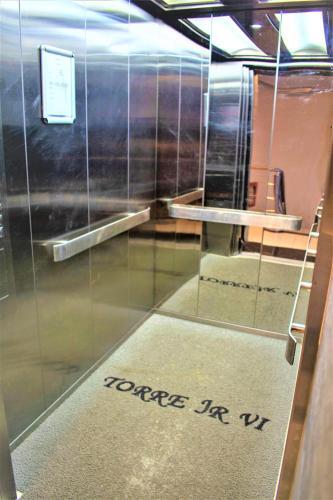 City Center Full Service Luxury Apartment ?????