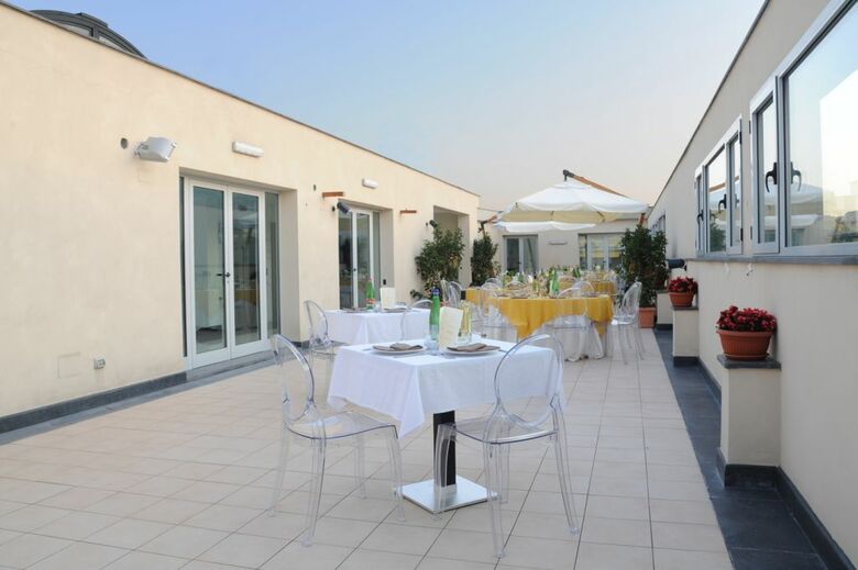 Hotel Naples