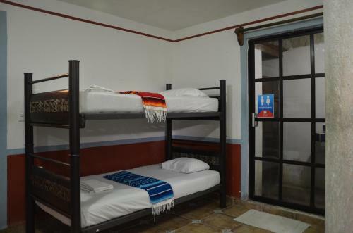 Fiesta Party Hostel - Cancun