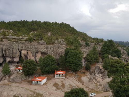 Lodge Caba�as En Creel Cuevas De Los Leones
