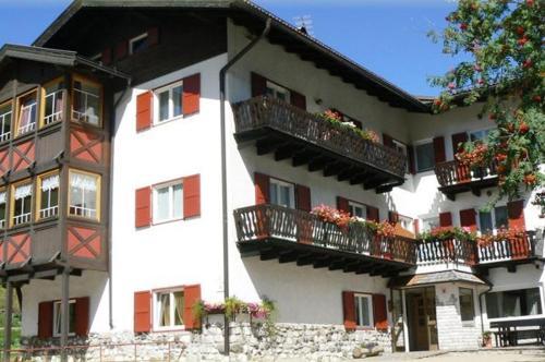 Hotel Tyrolia Garni