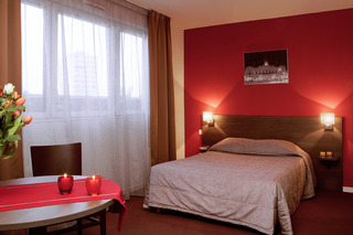 Hotel Tours(.)
