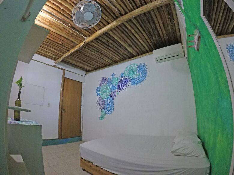 Hostel Playa By The Spot
