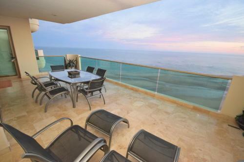 Apartamento Tessoro 1002 At Las Conchas