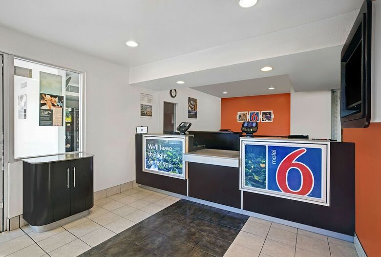 Hotel Motel 6 Portland East