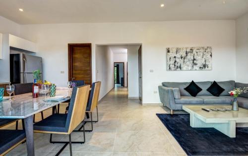 Lunata Apartment 102