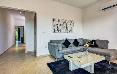 Lunata Apartment 102