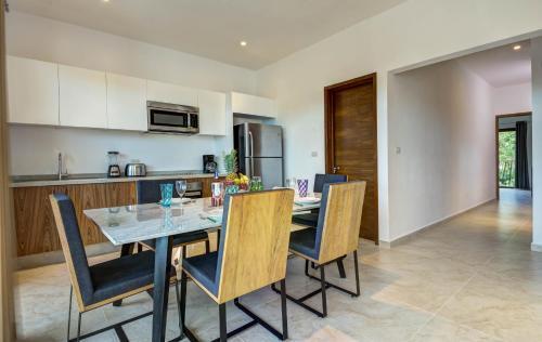Lunata Apartment 102