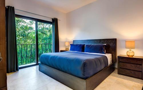 Lunata Apartment 102