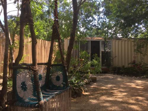 Containme Eco Chic Hotel