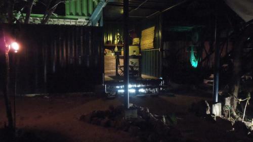 Containme Eco Chic Hotel