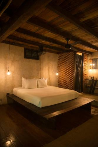 Hotel Amor Rooms