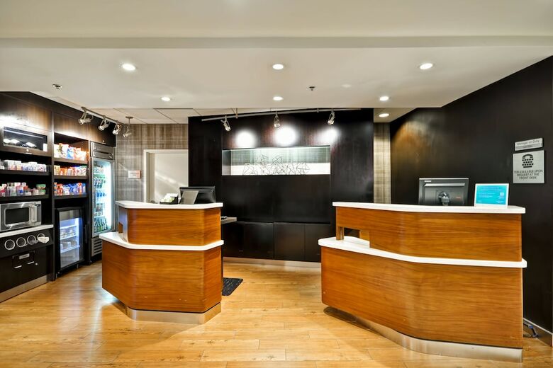 Hotel Courtyard By Marriott Jacksonville Airport