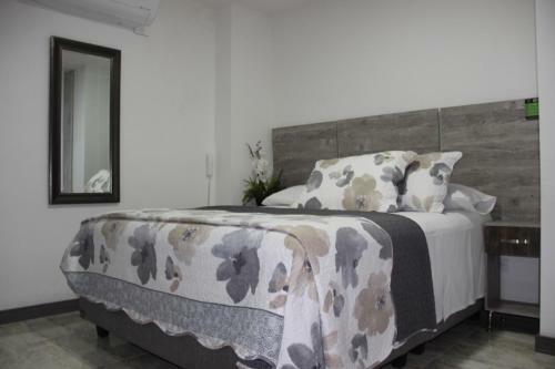 Ari Hotel