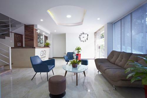 Ari Hotel