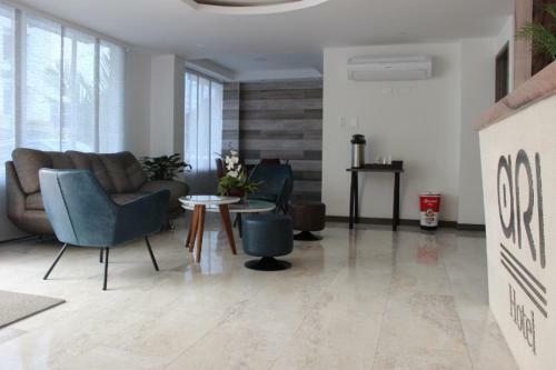 Ari Hotel