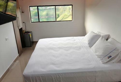 Hotel Santa Maria De Las Aguas Pe�ol