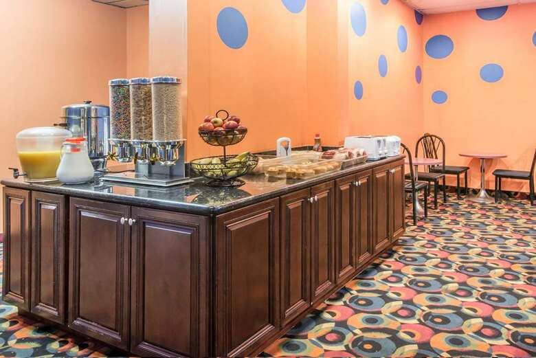 Hotel Howard Johnson - Kitchener Conestoga