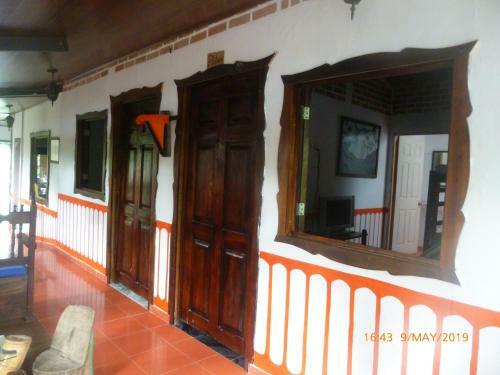 Hostal Artvelez Hostel