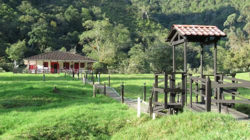 La Caba�a Ecohotel (river House) - Valle De Cocora