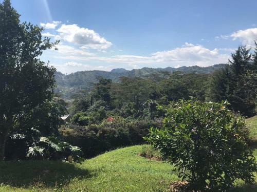 Lodge Mountain Getaway Near Bogota