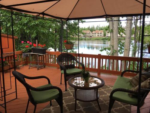 Reflection Lake Bed And Breakfast