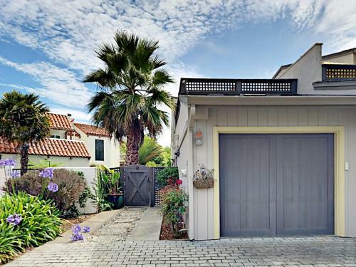 151 Farallon Ct Townhouse