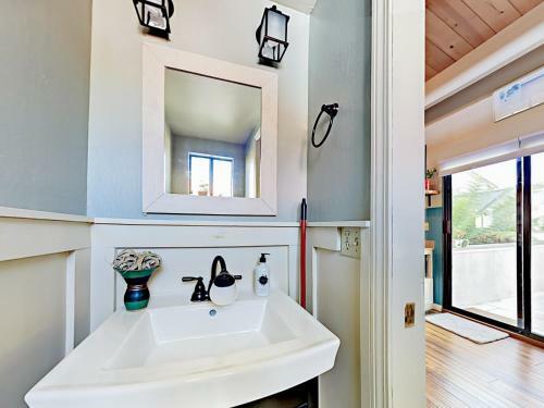 151 Farallon Ct Townhouse