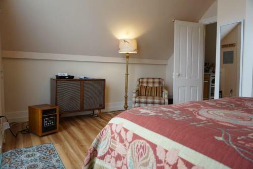 Downtown 1 Bdrm Loft In Arcata - Walk To Everything! Sauna & Bicycles