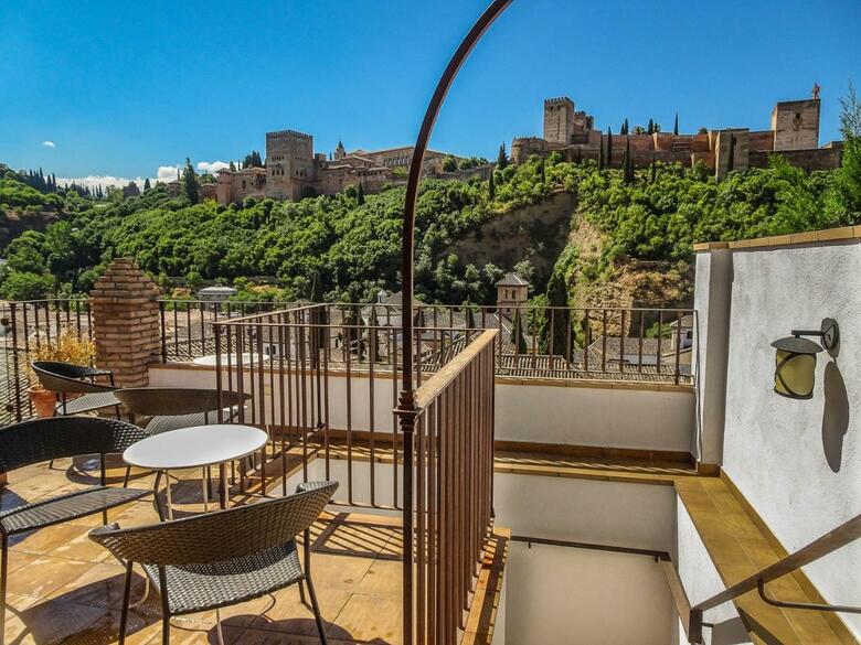 Apartamentos Turisticos Alhambra